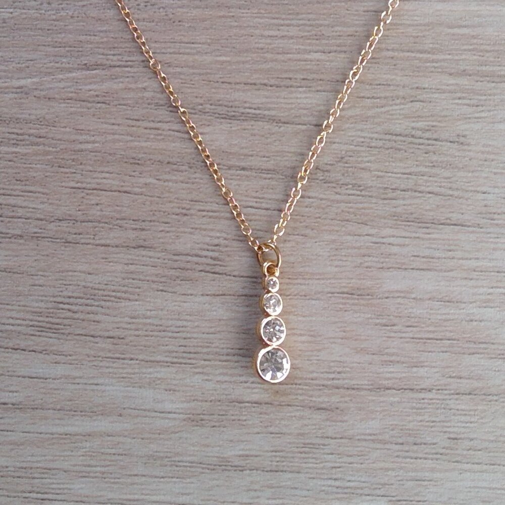 Dainty Rhinestone Necklace NWOT